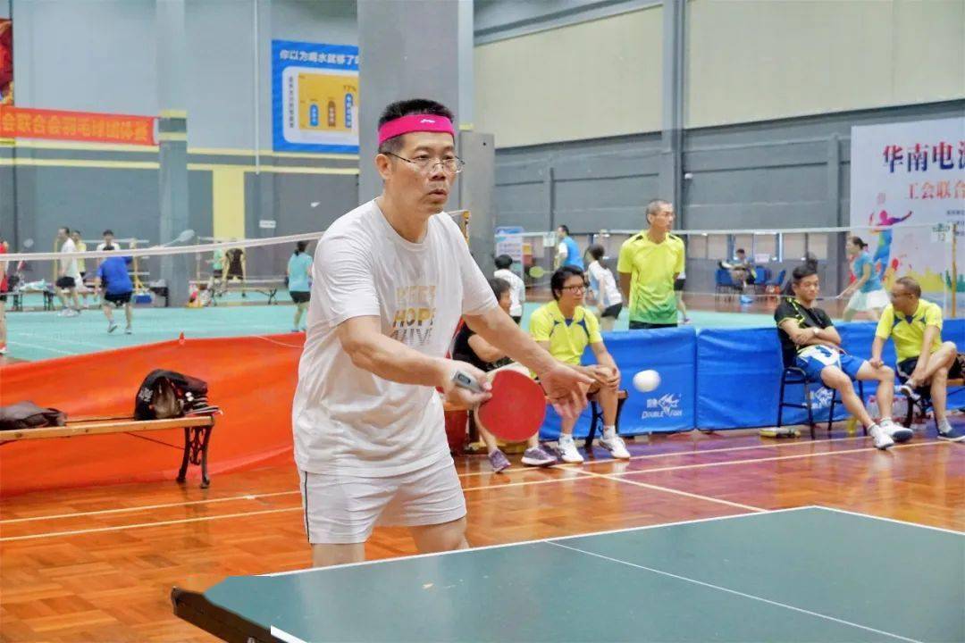 Scout迎来三赛季出色发挥，FPX观众热烈欢呼！