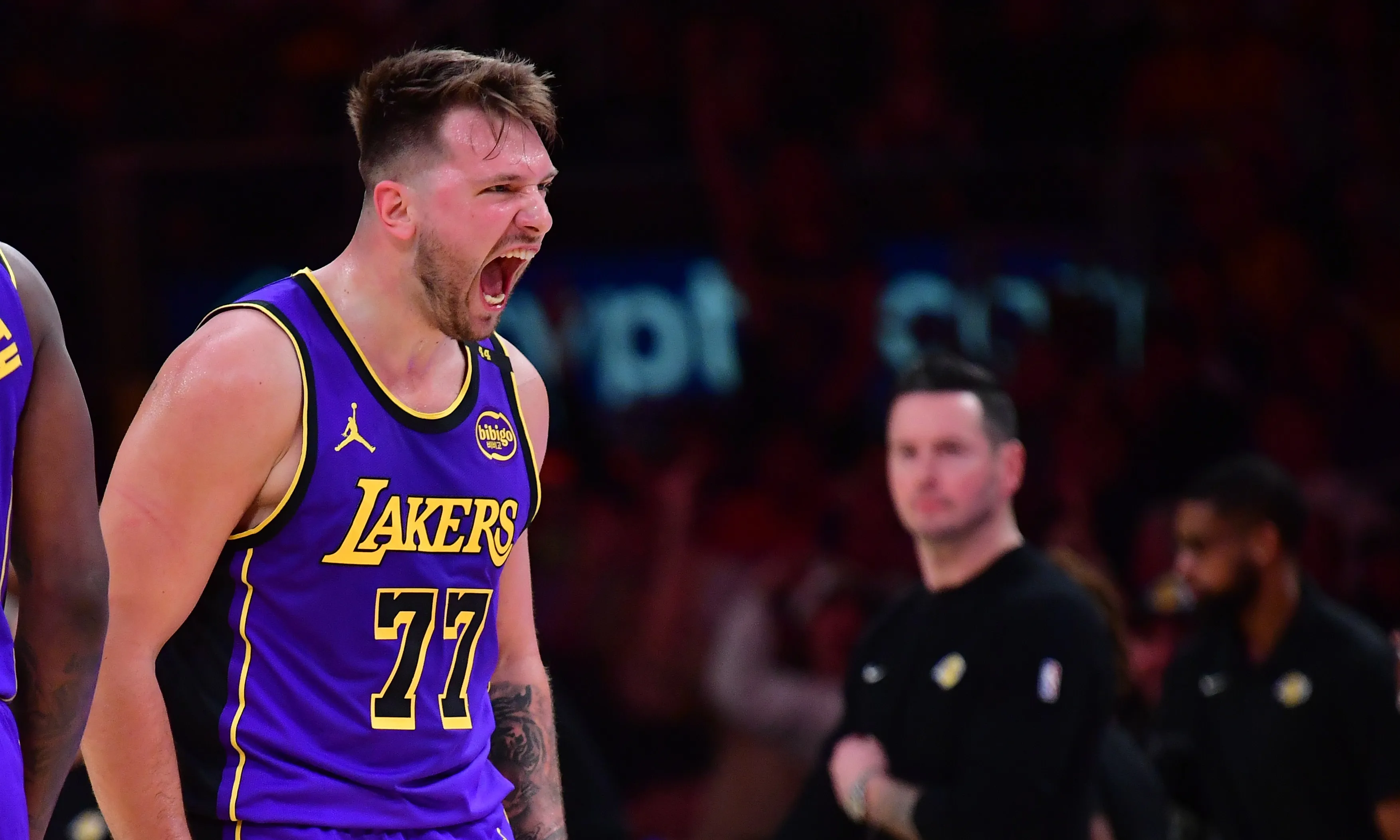 九游-领先优势明显引爆全场!,东契奇意外战胜独行侠上演精彩一战-九游