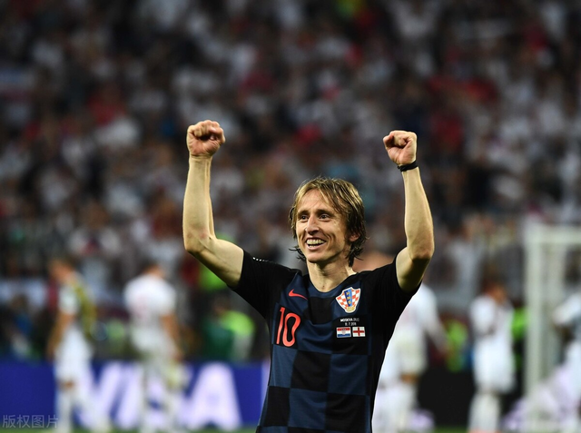 九游正版入口-刷新纪录引发热议!,费德勒在FPX比赛中险胜引发球迷热议-九游正版入口